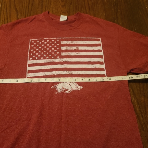 Arkansas Razorbacks Red Heathered Tshirt, With Flag Size Medium - Picture 4 of 6
